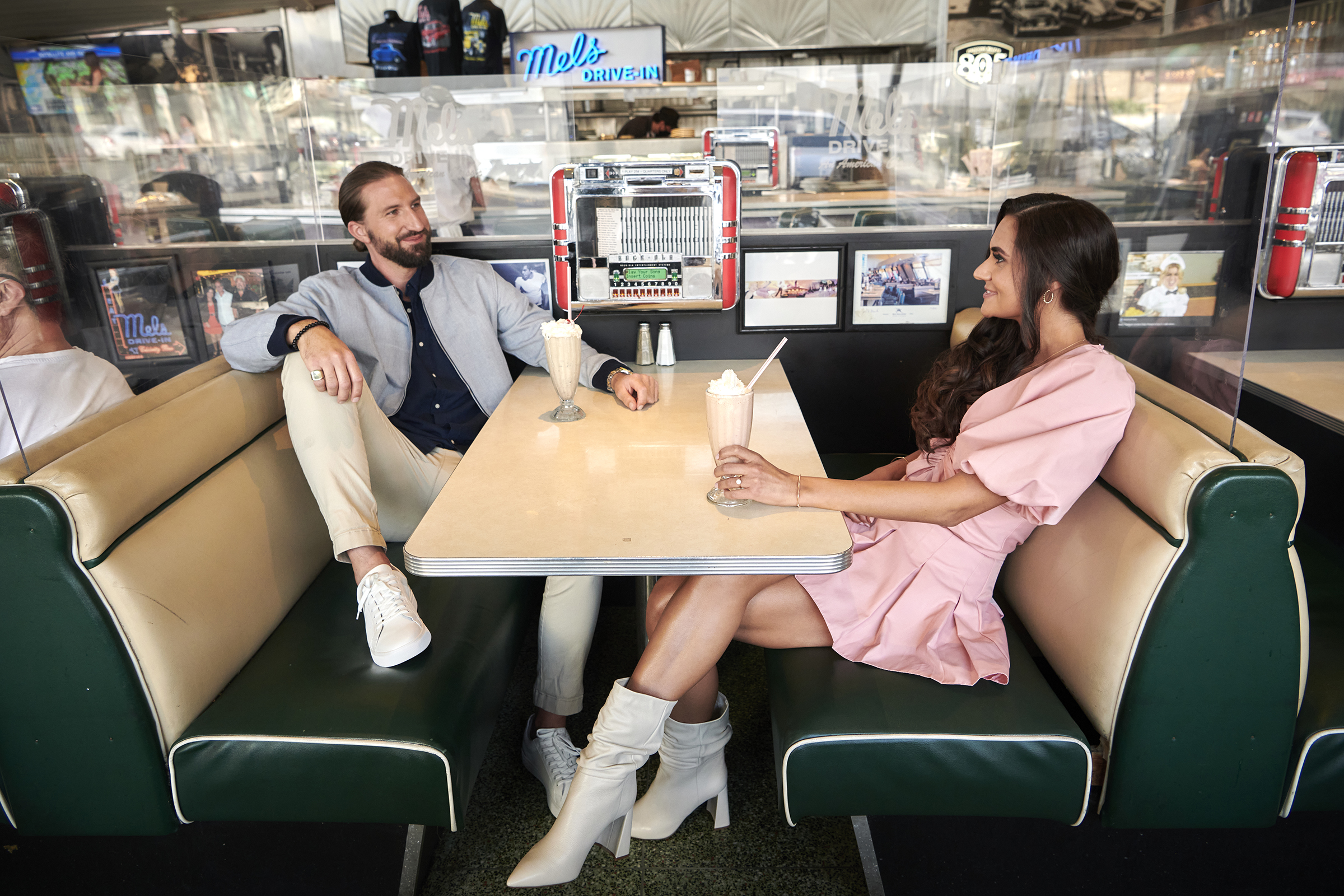 engagement-session-mels-drive-in-sunset-boulevard-los-angeles